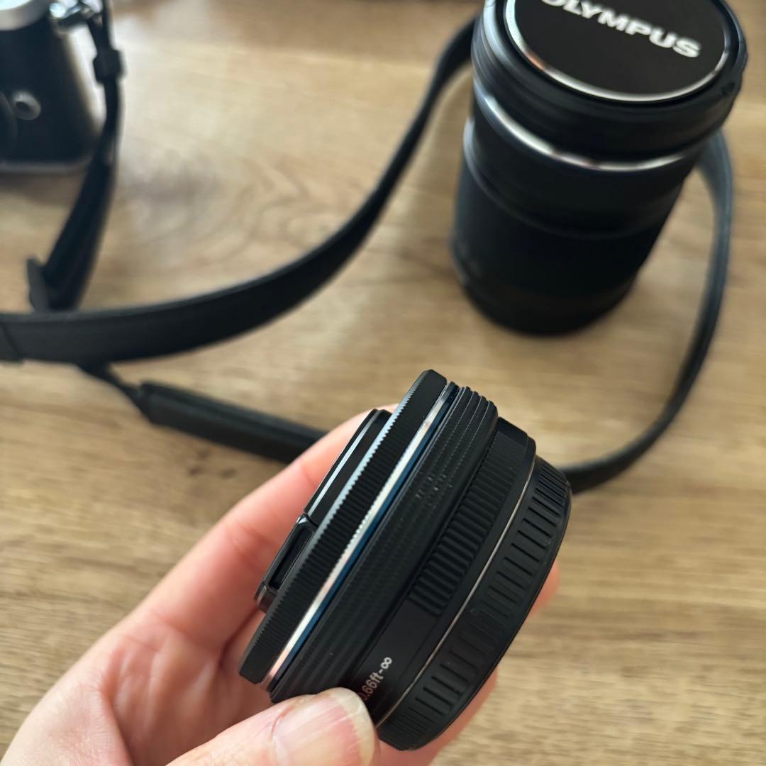 OLYMPUS PEN E-PL8 EZダブルズームキット　ブラック