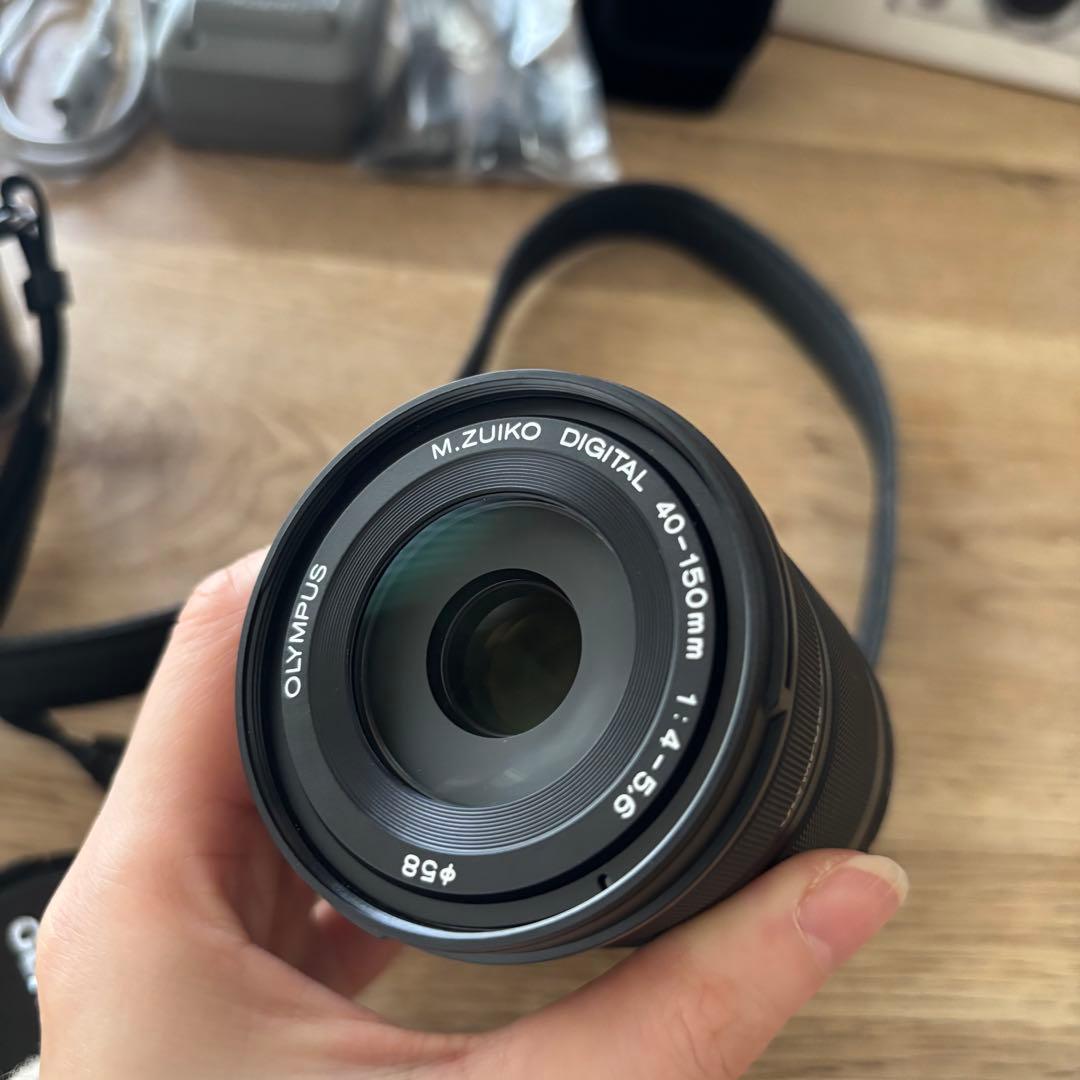 OLYMPUS PEN E-PL8 EZダブルズームキット　ブラック