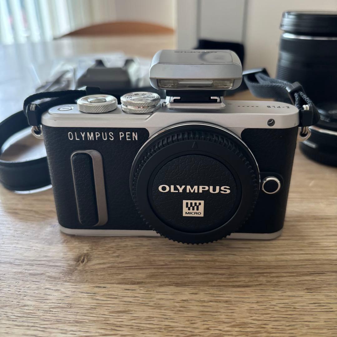 OLYMPUS PEN E-PL8 EZダブルズームキット　ブラック