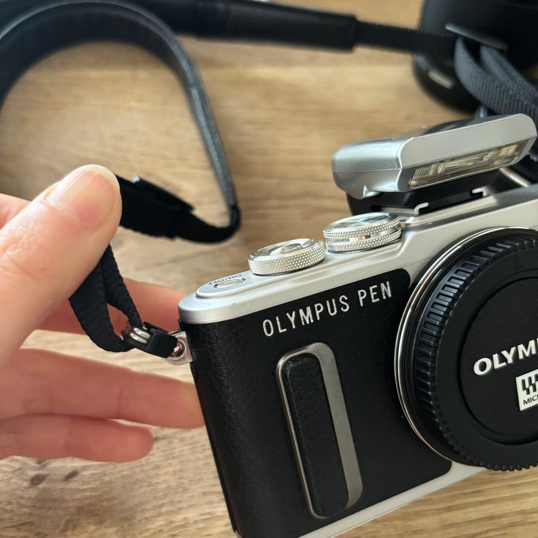 OLYMPUS PEN E-PL8 EZダブルズームキット　ブラック