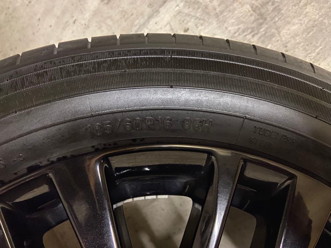 マツダ2 16インチ ブラックホイール Toyoタイヤ付き