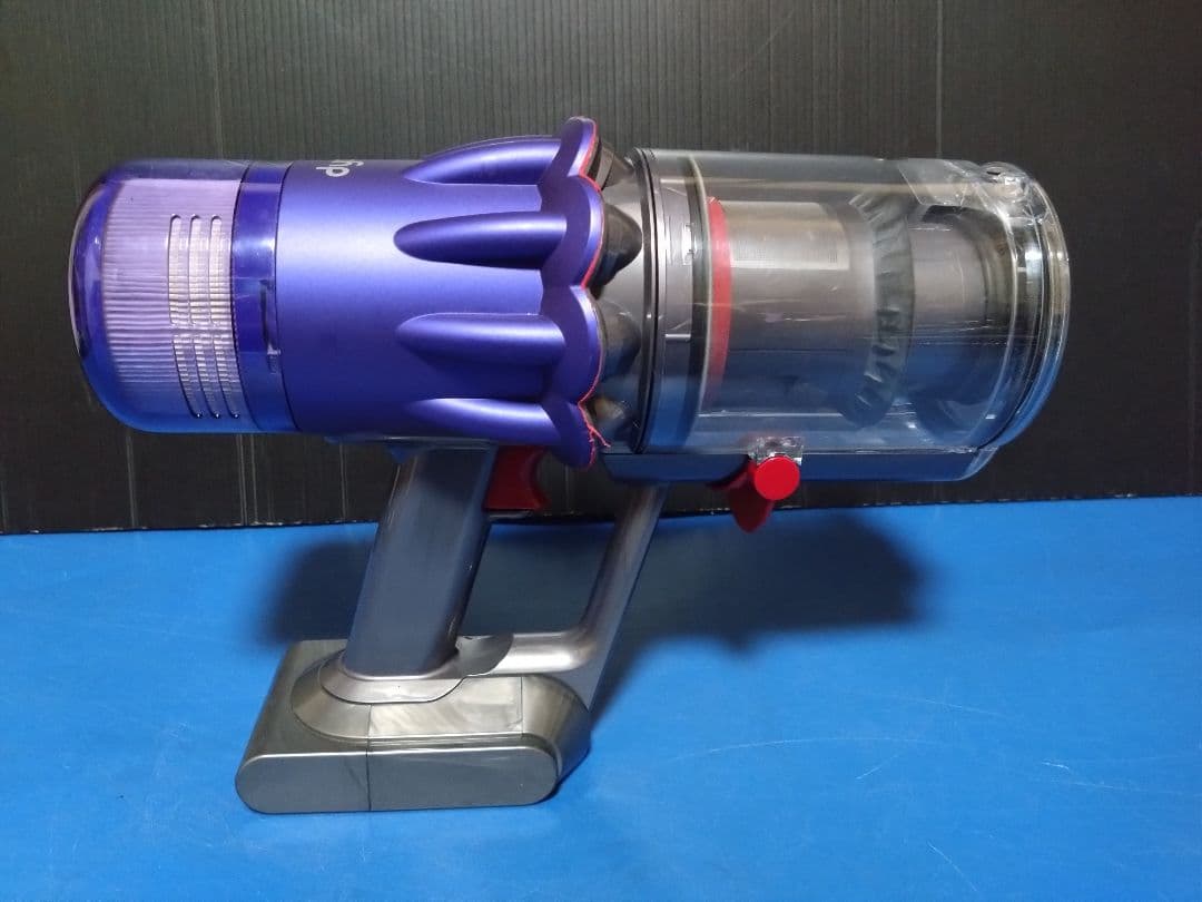 大人気モデル！dyson‼️デジタルスリムフィラフィ SV18充電スタンド付き①