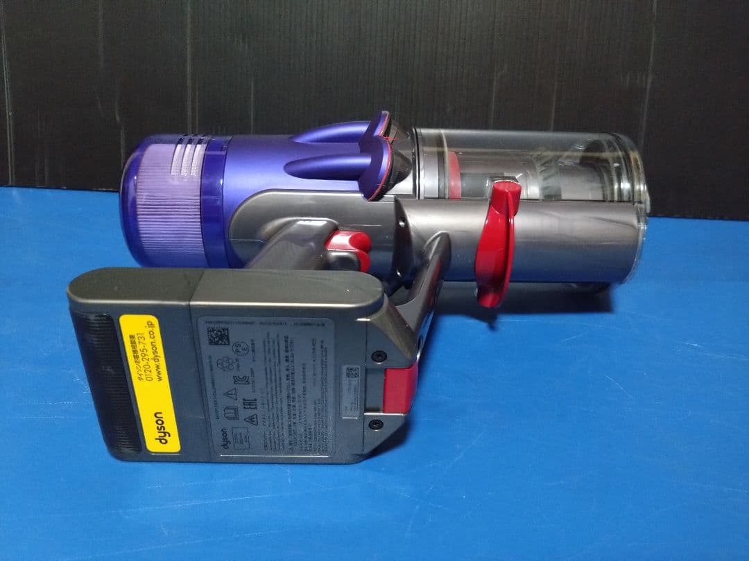 大人気モデル！dyson‼️デジタルスリムフィラフィ SV18充電スタンド付き①
