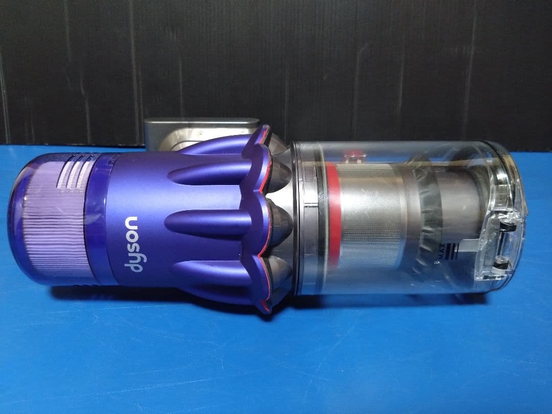 大人気モデル！dyson‼️デジタルスリムフィラフィ SV18充電スタンド付き①