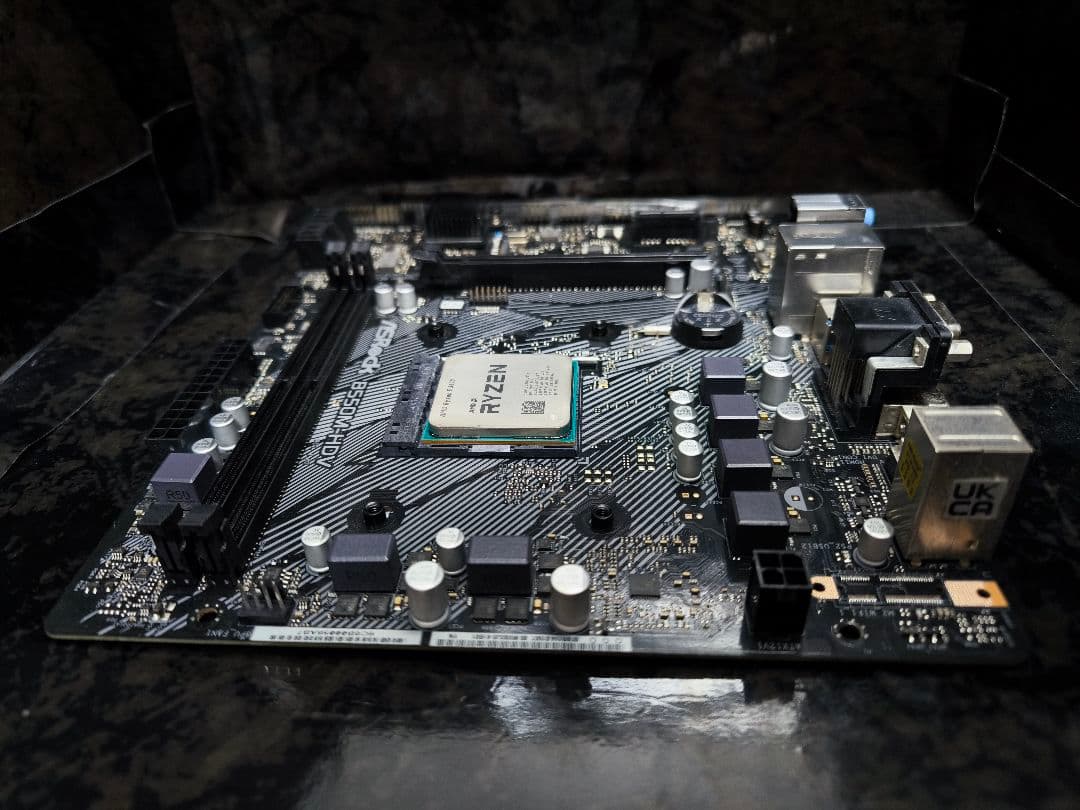 セット売り!! Ryzen5 3600+ASRock B550M-HDV 動確済