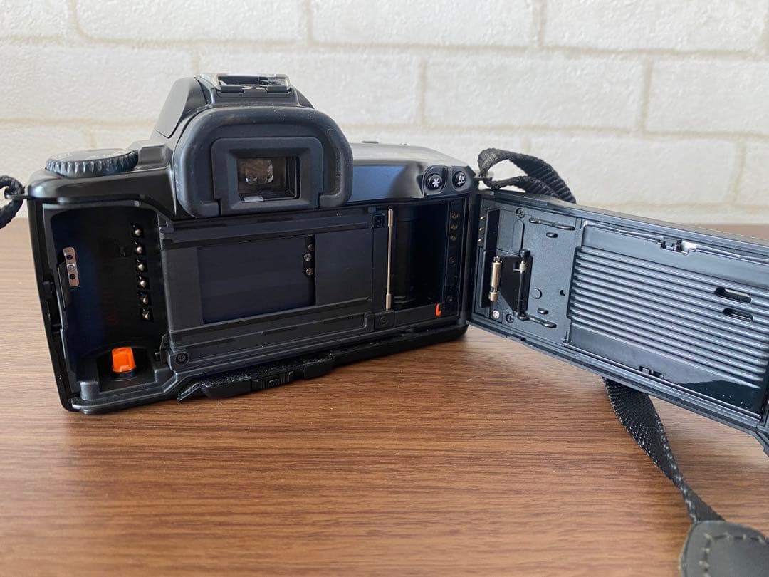 Canon NEW EOS Kiss フィルムカメラ　望遠レンズ付き