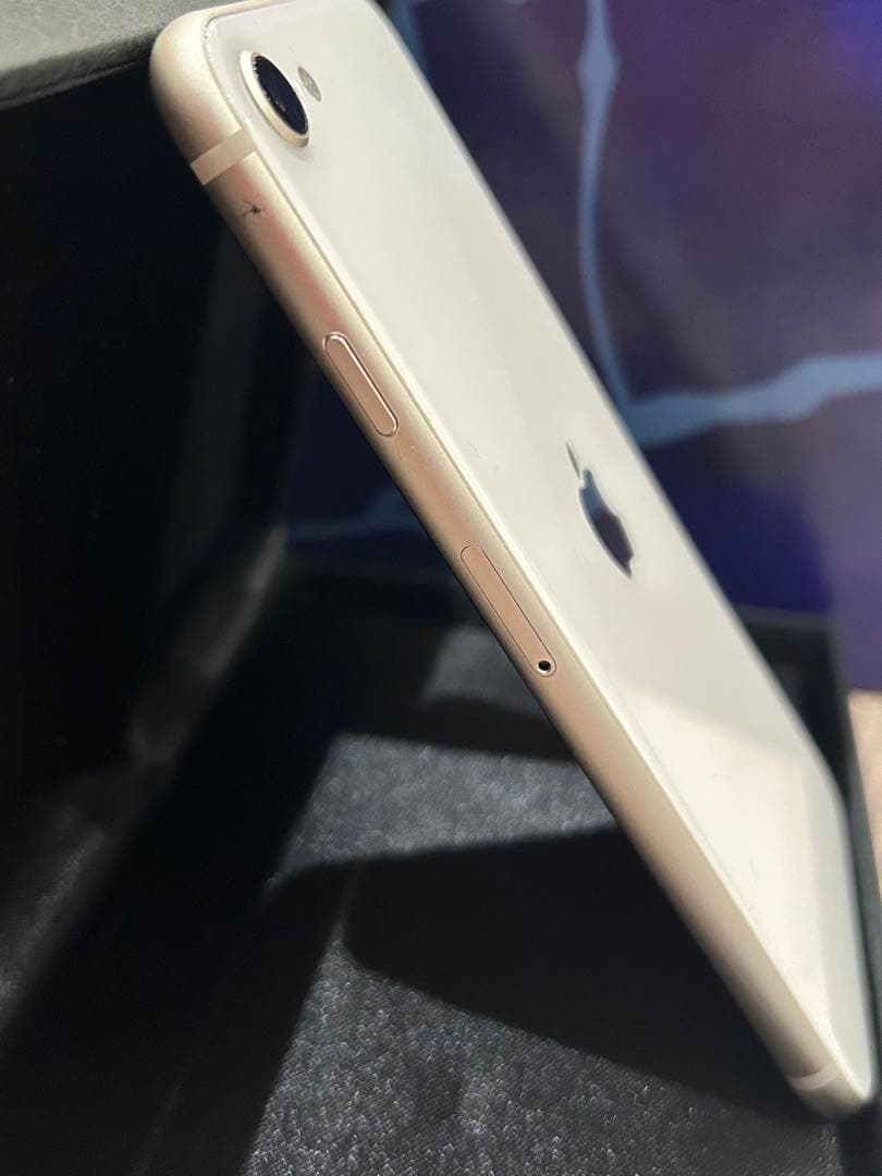 【正規バッテリー交換済】Apple iPhone SE 第3世代　128GB