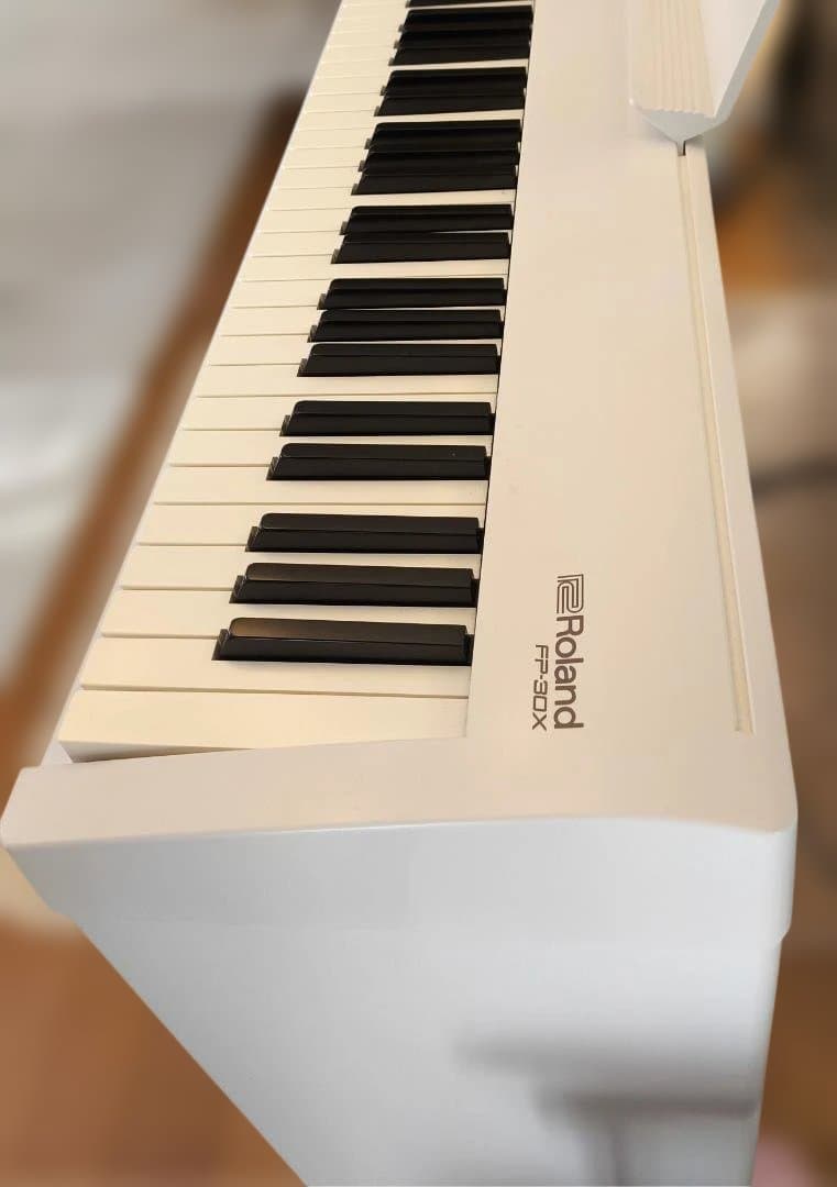 【美品】Roland FP-30X 電子ピアノ（ホワイト）専用スタンド付き