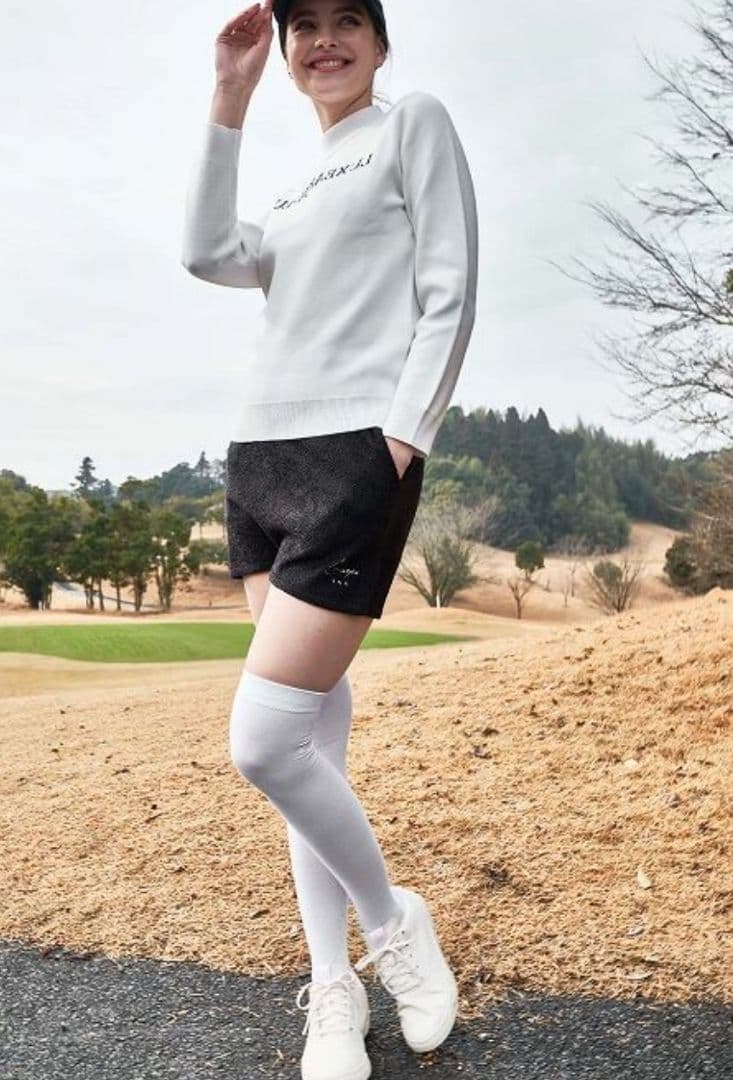 新品☆LUXEAKMPLUS☆フラッフィーニット&スカートセットアップ上下M黒