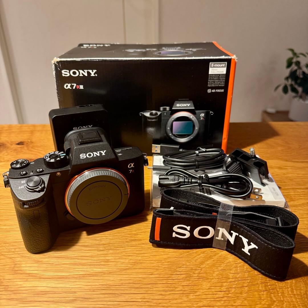【美品／シャッター数 5,921枚】SONY α7RⅢ ボディILCE-7RM3