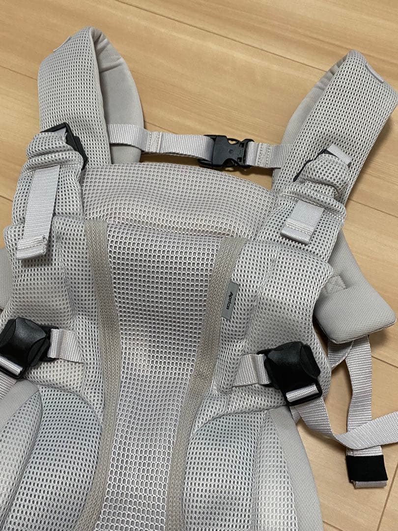 ラクリス　抱っこ紐　2025/06購入　ホワイトアッシュ　箱付き　付属品全てあり