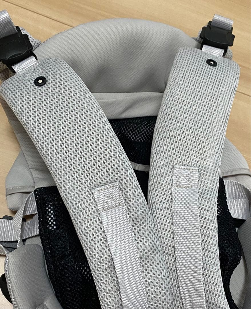 ラクリス　抱っこ紐　2025/06購入　ホワイトアッシュ　箱付き　付属品全てあり