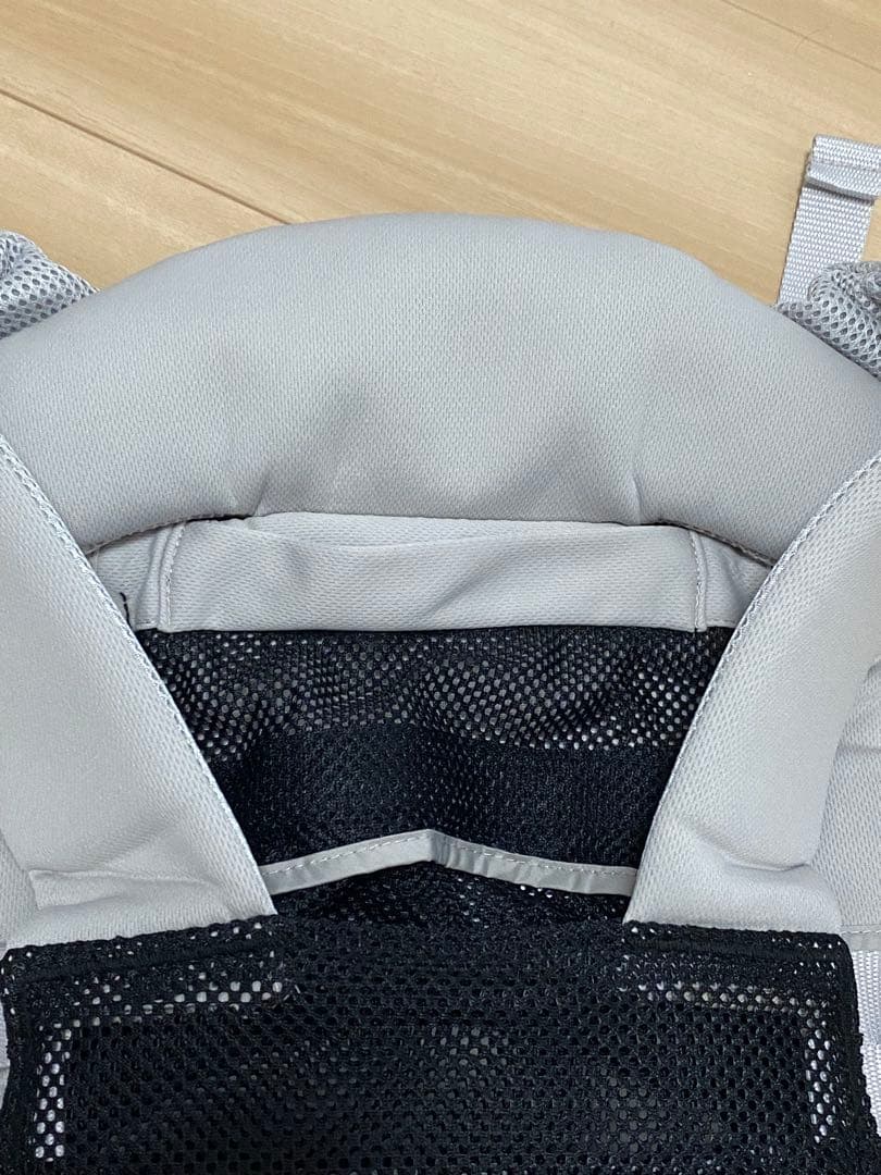 ラクリス　抱っこ紐　2025/06購入　ホワイトアッシュ　箱付き　付属品全てあり