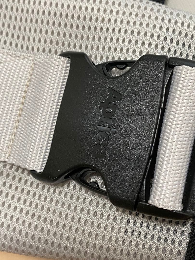 ラクリス　抱っこ紐　2025/06購入　ホワイトアッシュ　箱付き　付属品全てあり