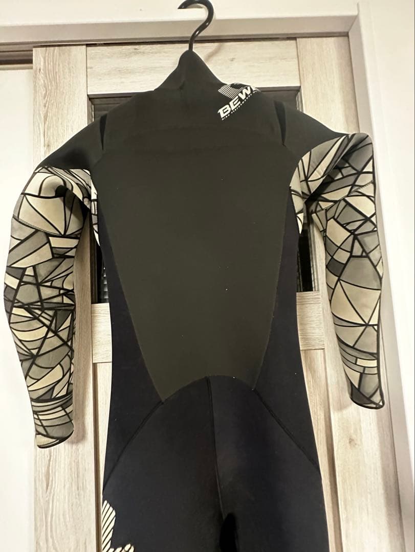 ブラック ウェットスーツ セミドライスーツ