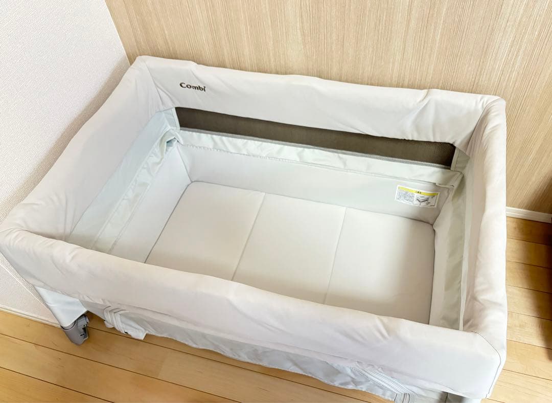 Combi すくすやトモネル　ベビーベッド　コンパクト