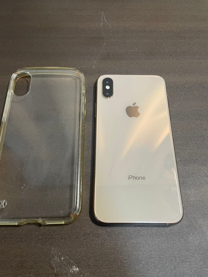 Apple iPhone Xs 64GBゴールド 本体 + ケース