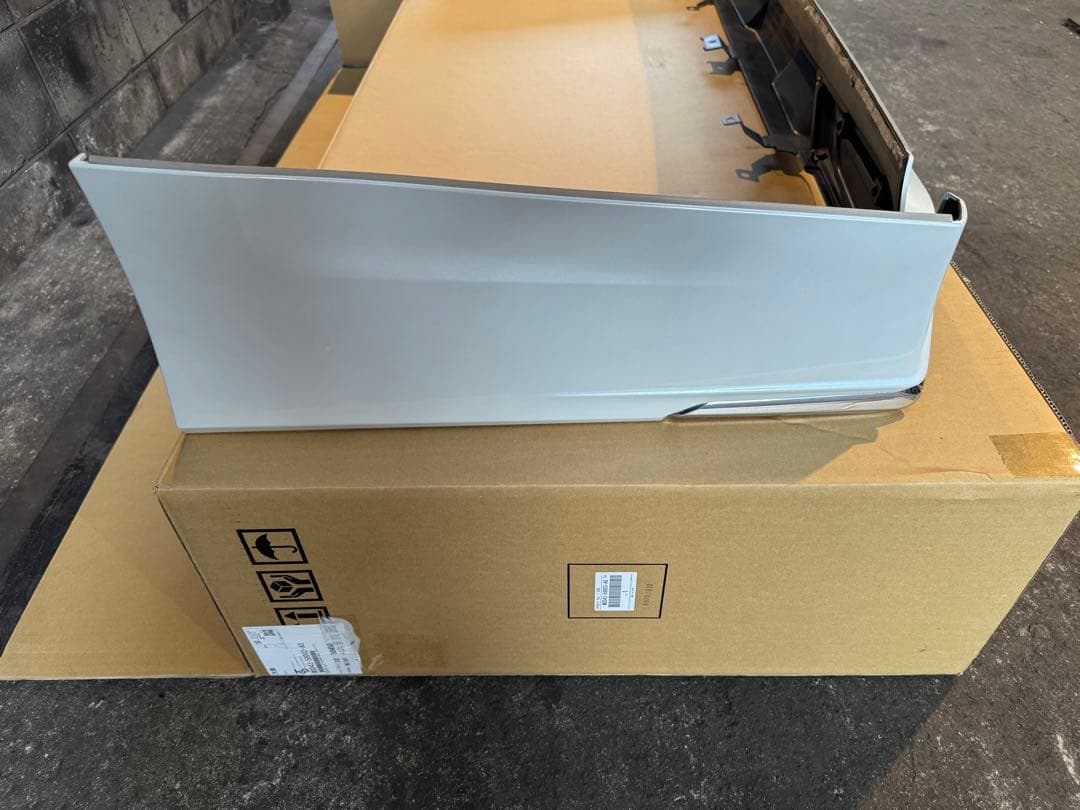 40アルファード　モデリスタ　リヤスカート