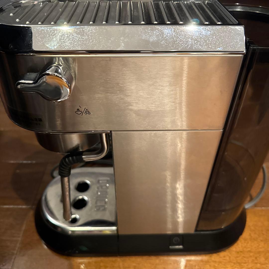 デロンギ　エスプレッソ・カプチーノメーカー デディカ アルテ EC885J