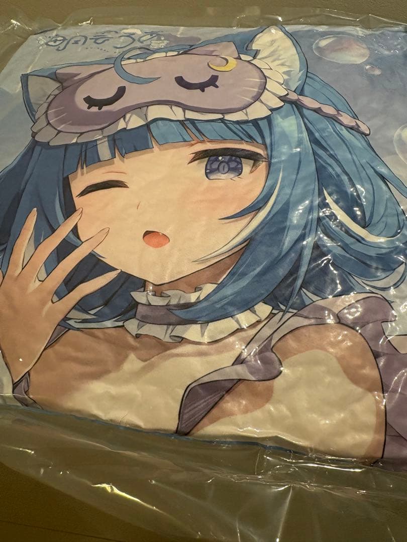 海月雲ろあ　BIGクッション
