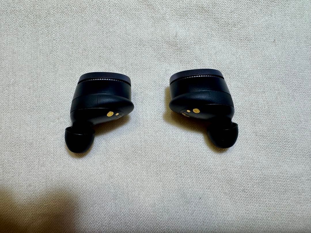 Bowers & Wilkins Pi8 ブラック　別売り保護ケース付き