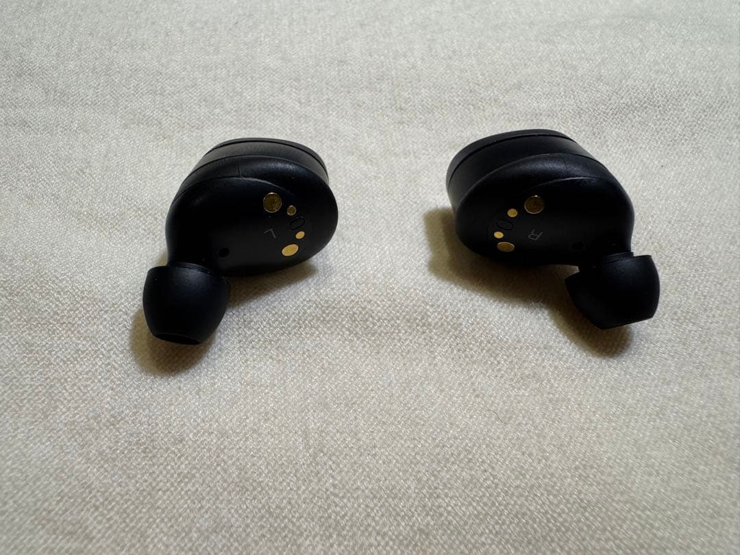 Bowers & Wilkins Pi8 ブラック　別売り保護ケース付き