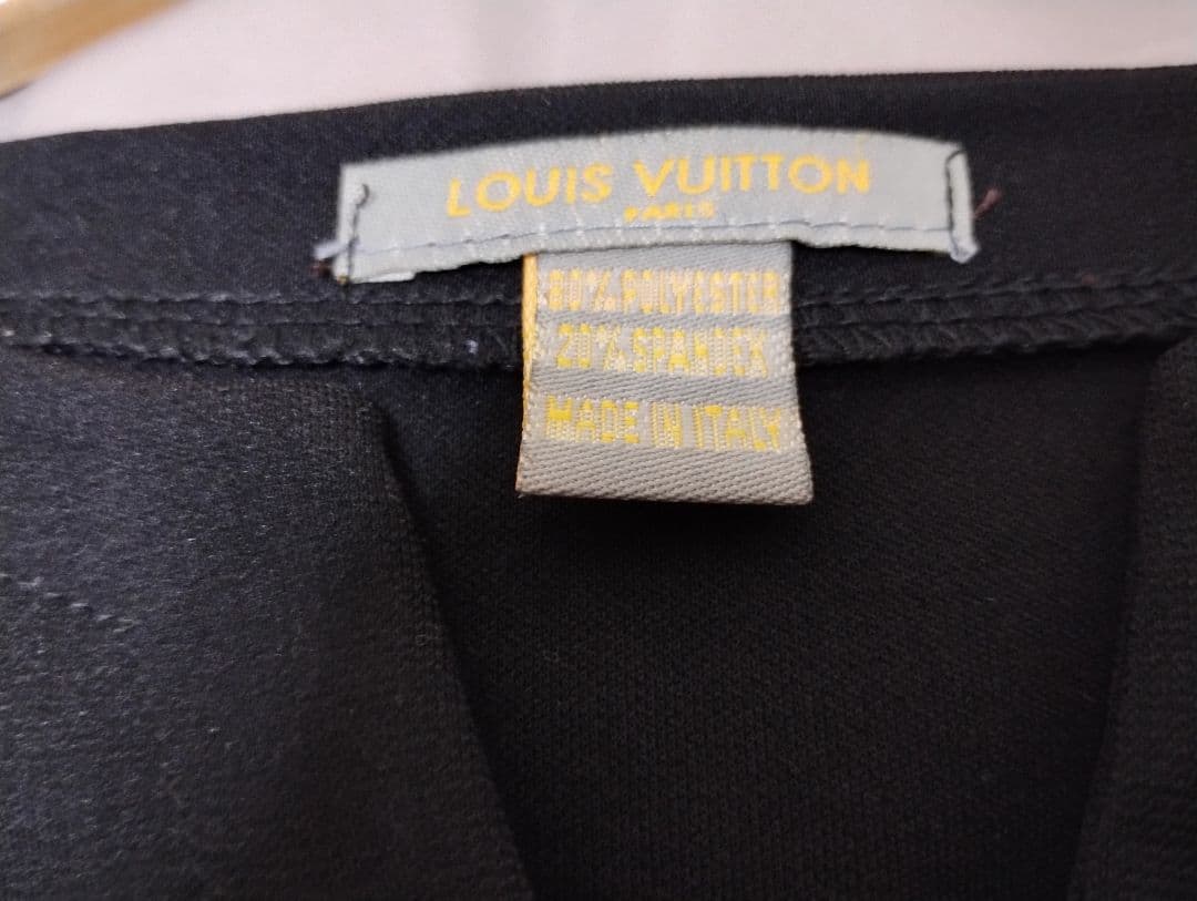 LOUISVUITTON　ルイヴィトン 長袖 カットソー ロゴ刺繍 レザーベルト