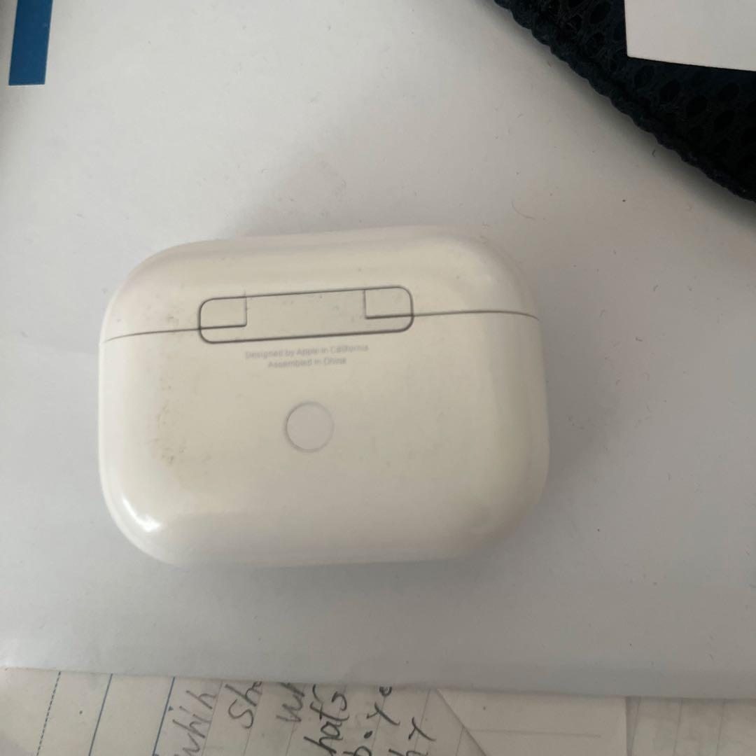 エアポッツ充電ケースと片耳のみ