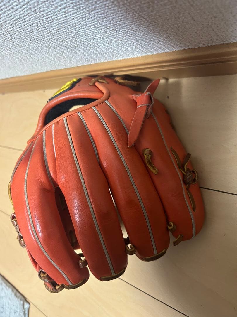 【ほぼ新品】硬式用ハイゴールドスペシャルオーダー 内野手用グラブ 小型 即戦