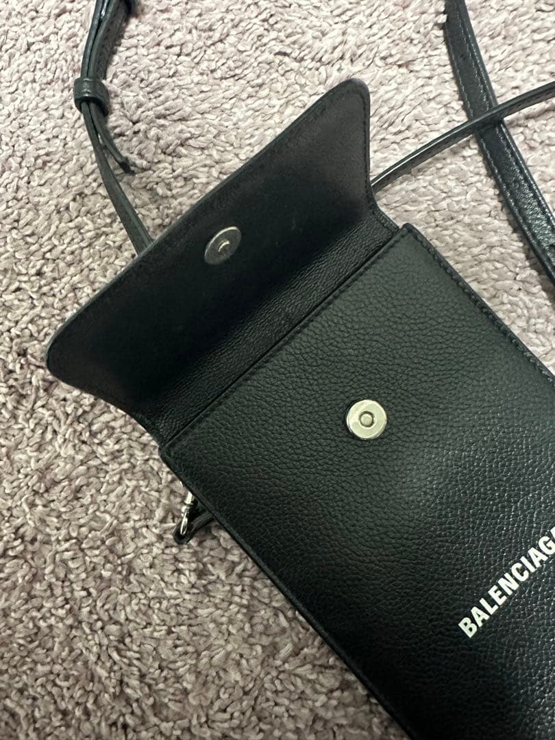 バレンシアガ　ロゴフラップバック