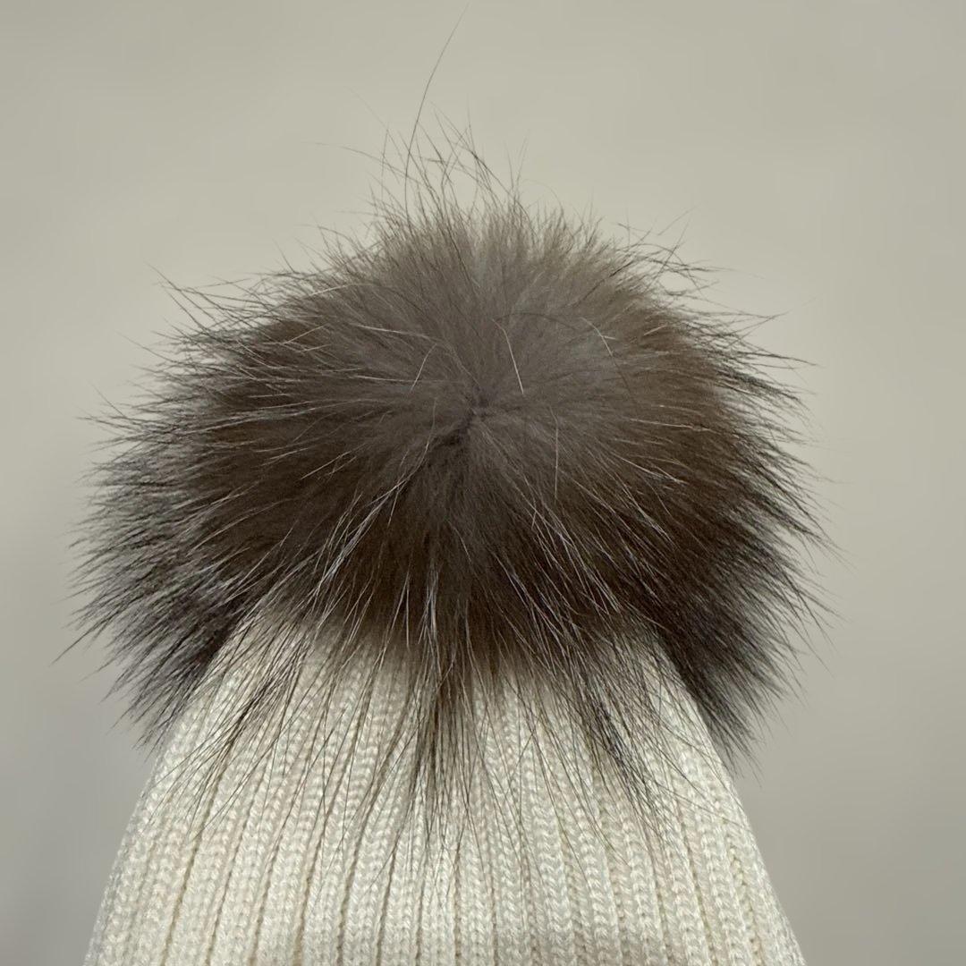 新品　未使用　モンクレール　ニット帽　帽子　ファー　フォックス　白