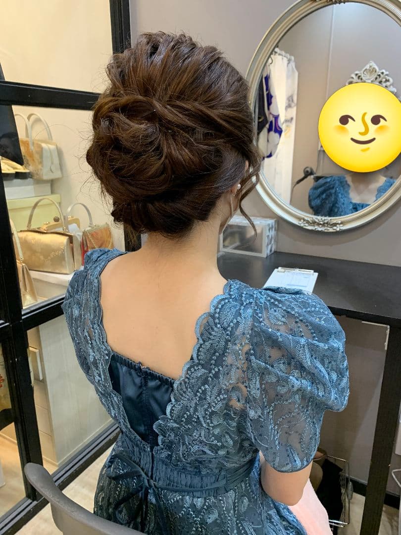 【リリーブラウン】ブルーのスパンコールレイヤードドレス