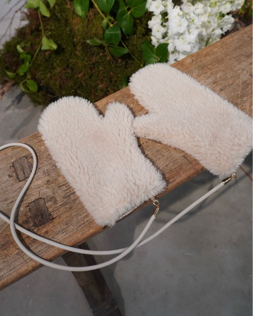 【新品】HYEON ted glove / beige