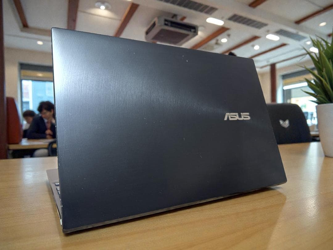 ⭐初回特価⭐高性能＆軽量⭐ASUS ZenBook UX325JA⭐
