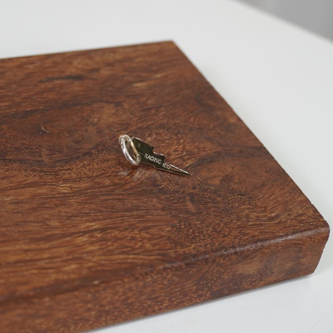 ◇RAOING◇ネックレス　トップのみ　　閃光　Ｋ10　flash