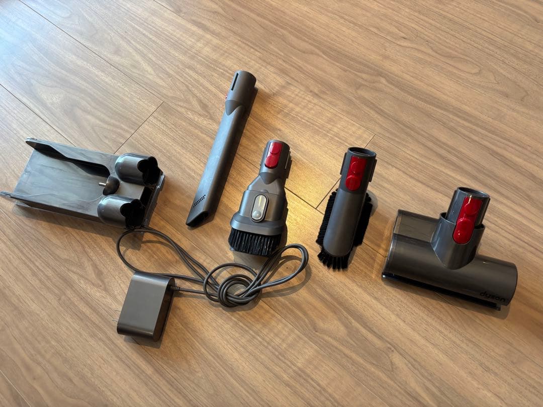 Dyson SV12 スティッククリーナー 本体と付属品