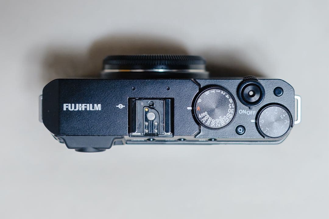 FUJIFILM X-E4 ミラーレスカメラ