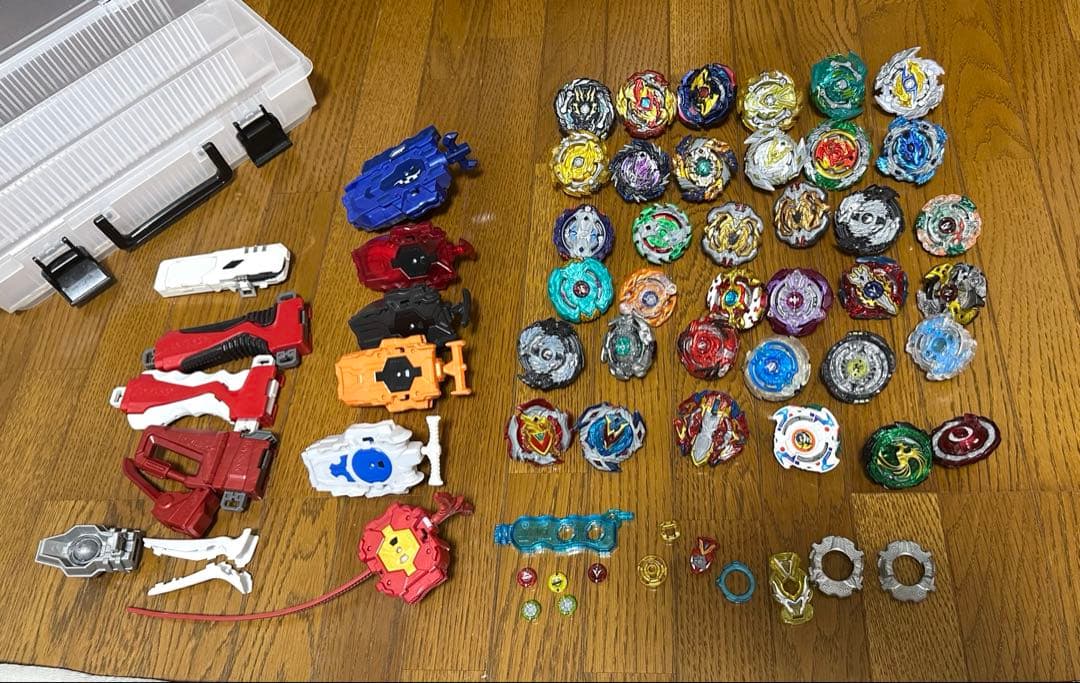 ベイブレードバースト 40個+ランチャー等 引退 まとめ売り