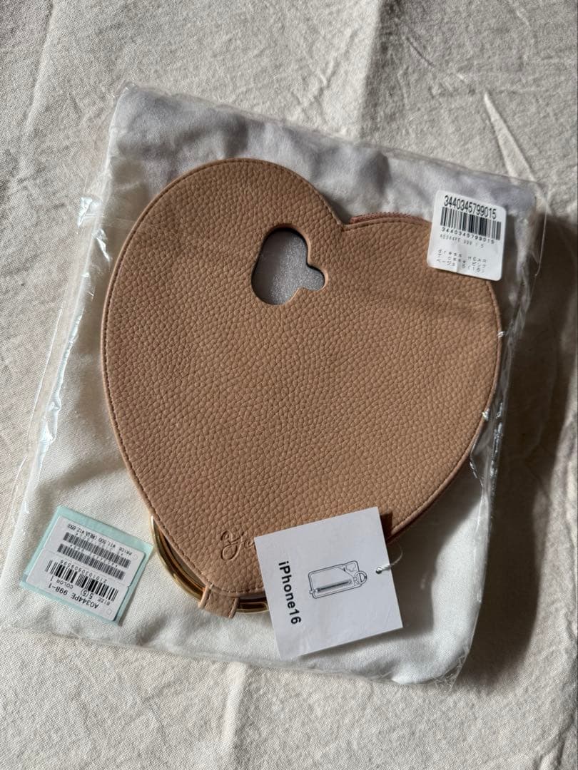 新品 ［ELLE］iPhone16スマホケース正規品エル （ajew）ハート型