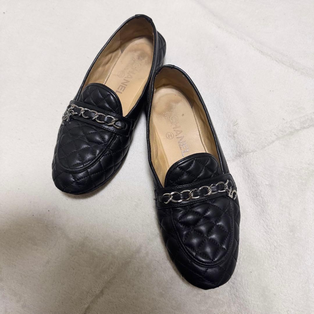 CHANEL シャネル　23cm黒 キルティング モカシン チェーン付き　ココ