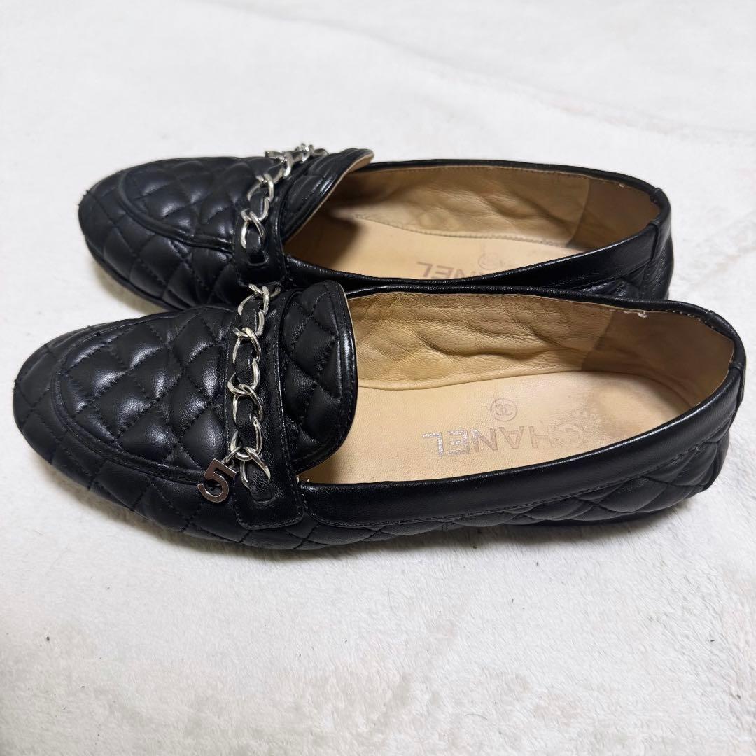 CHANEL シャネル　23cm黒 キルティング モカシン チェーン付き　ココ