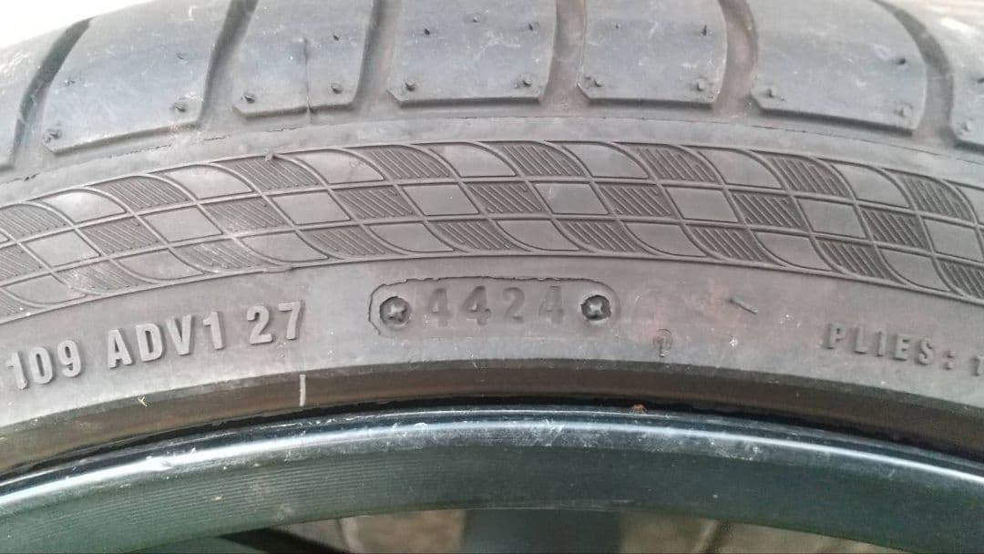 ロクサニー　グラスターファイブ21インチタイヤ付き