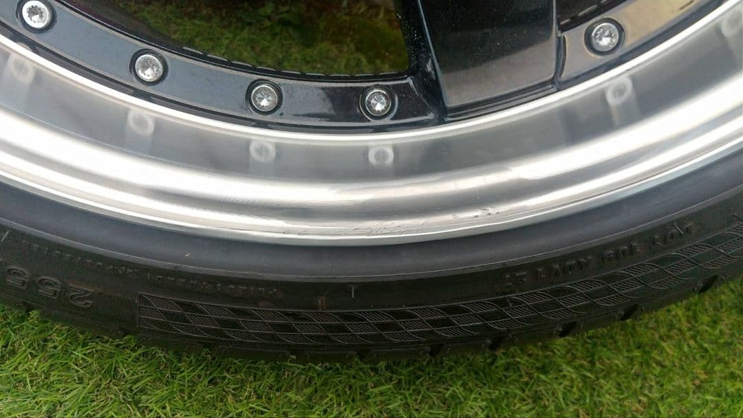 ロクサニー　グラスターファイブ21インチタイヤ付き