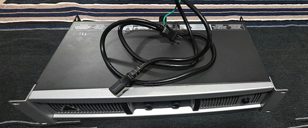 パワーアンプ　EPQ2000 BEHRINGER