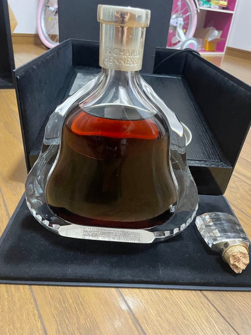 訳品ヘンネシリシャブランデーコニャック700ml. 箱付き