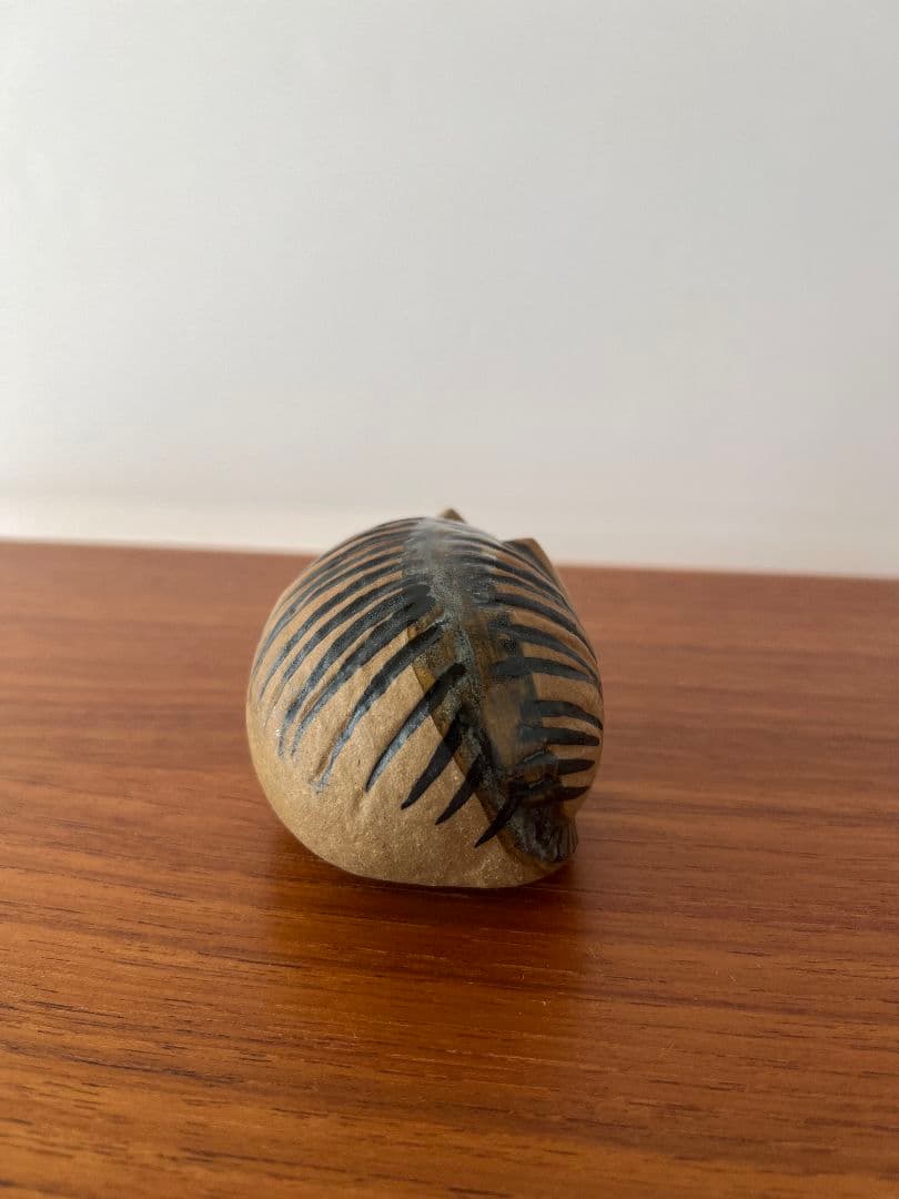 リサラーソン　小さな動物園　丸まった猫