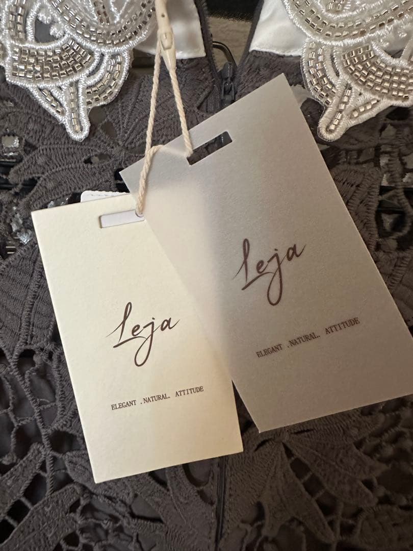 【LEJA】花柄レースビジューカラーAラインドレスワンピース美脚効果結婚式