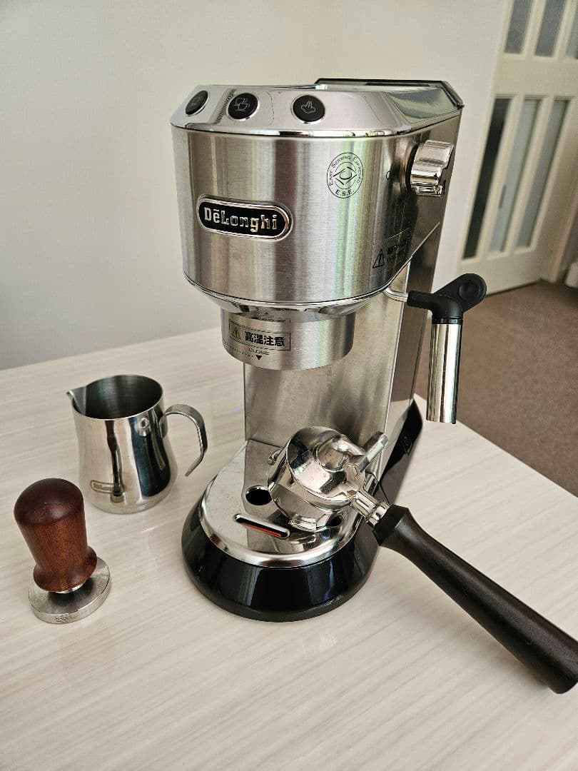 DeLonghi エスプレッソマシン シルバー