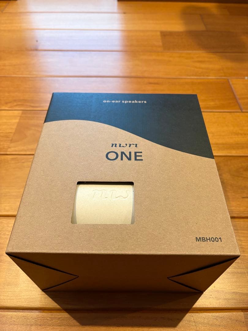 nwm オープンイヤー型ヘッドホン 収納ケース付き
