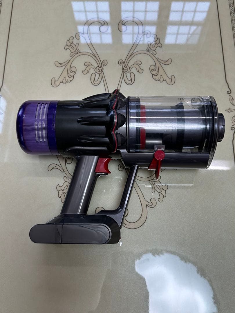 dyson デジタルスリム　SV18 コードレス掃除機　先細LED付き